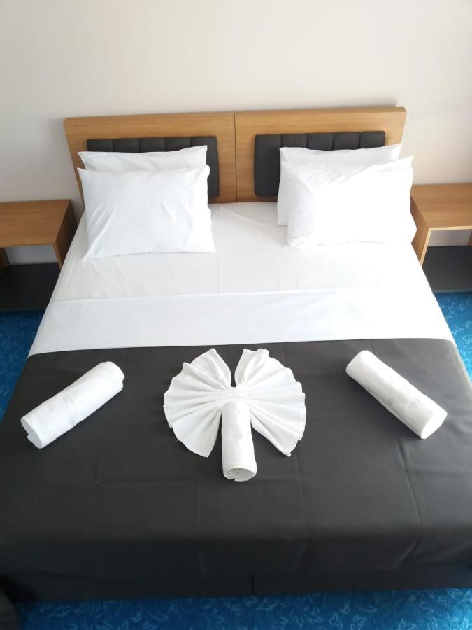 Silver Continent Hostel 锡利夫里 外观 照片